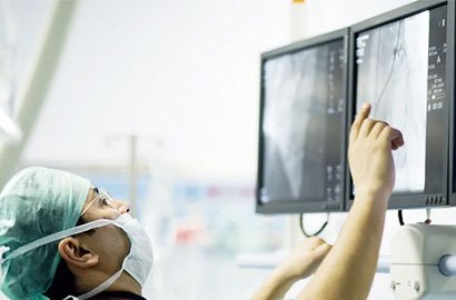 angiography-imaging-doctor